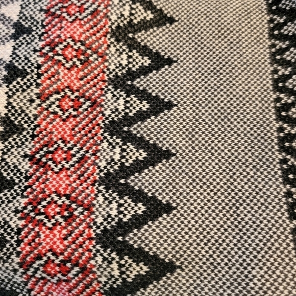 NWT Express Zig Zag Stripe Scarf - Picture 5 of 5